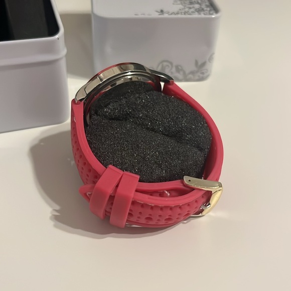 Disney Minnie Mouse Golf Pink & White Timepiece Watch - Picture 3 of 5